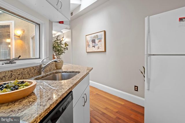 2010 FOUNTAIN ST, Baltimore, MD 21231