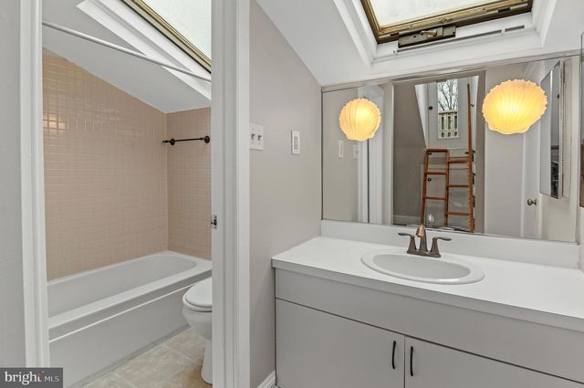 2010 FOUNTAIN ST, Baltimore, MD 21231