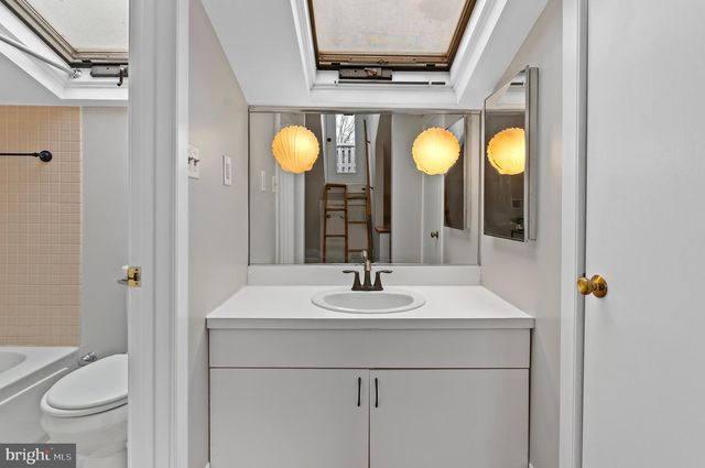 2010 FOUNTAIN ST, Baltimore, MD 21231