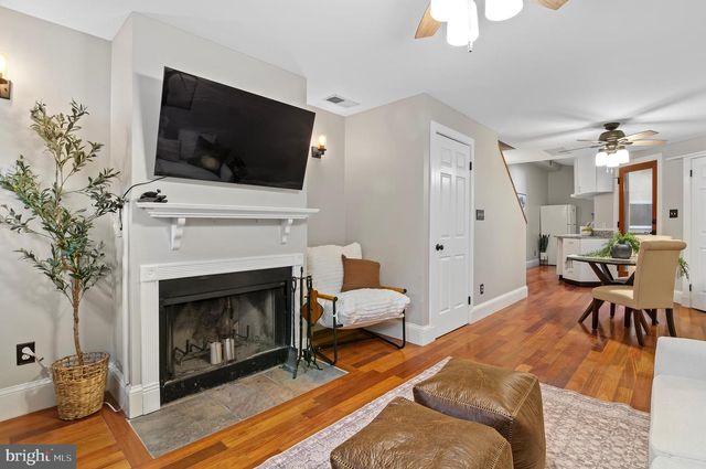 2010 FOUNTAIN ST, Baltimore, MD 21231