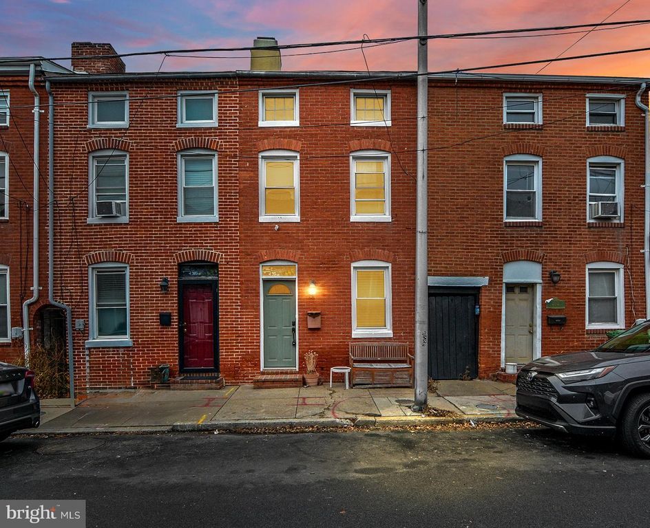 2010 FOUNTAIN ST, Baltimore, MD 21231