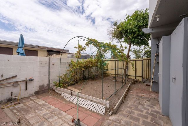 5185 Sun Valley Drive, Las Vegas, NV 89122