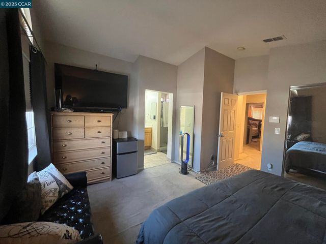 1214 Dover Ln, Tracy, CA 95377