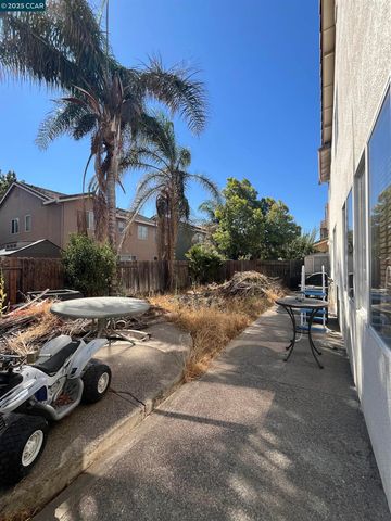 1214 Dover Ln, Tracy, CA 95377