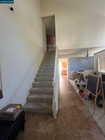 1214 Dover Ln, Tracy, CA 95377