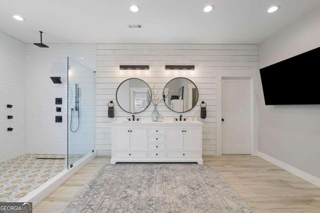 6044 Wade Orr Road, Flowery Branch, GA 30542