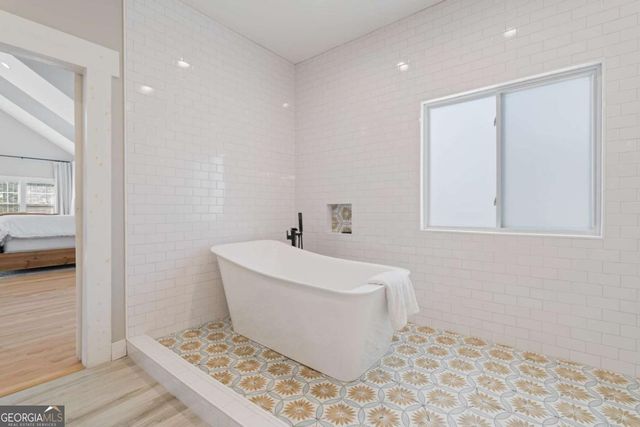 6044 Wade Orr Road, Flowery Branch, GA 30542