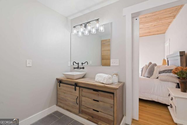 6044 Wade Orr Road, Flowery Branch, GA 30542