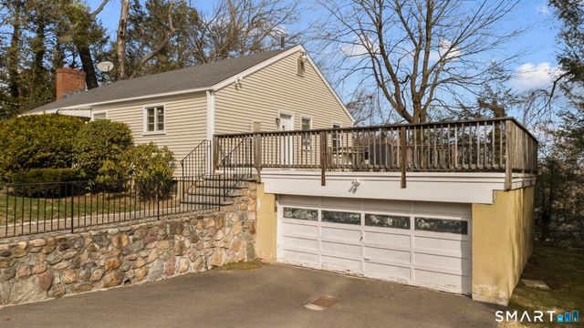 30 Parklawn Drive, Waterbury, CT 06708