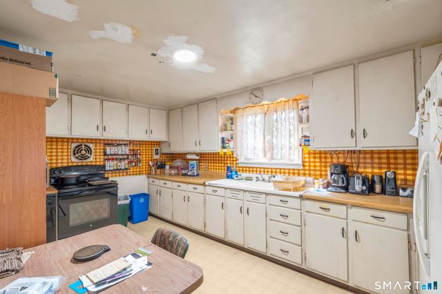 30 Parklawn Drive, Waterbury, CT 06708