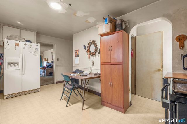 30 Parklawn Drive, Waterbury, CT 06708