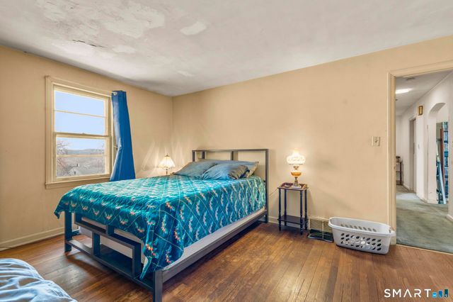 30 Parklawn Drive, Waterbury, CT 06708