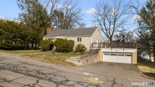 30 Parklawn Drive, Waterbury, CT 06708