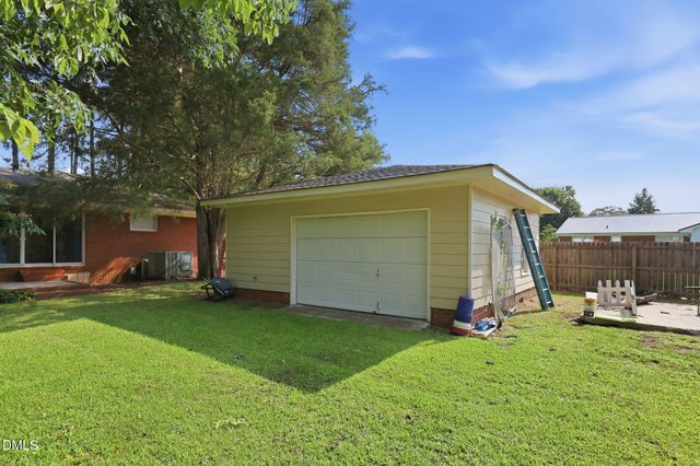105 Jones Drive, Dunn, NC 28334