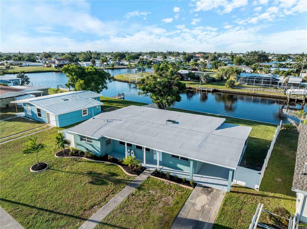 581 LINDLEY TERRACE, Port Charlotte, FL 33952