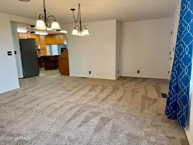 3920 S Olden Way, Toppenish, WA 98948