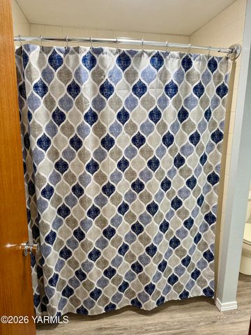 3920 S Olden Way, Toppenish, WA 98948