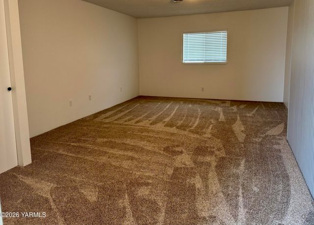 3920 S Olden Way, Toppenish, WA 98948