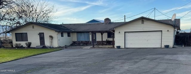 3920 S Olden Way, Toppenish, WA 98948