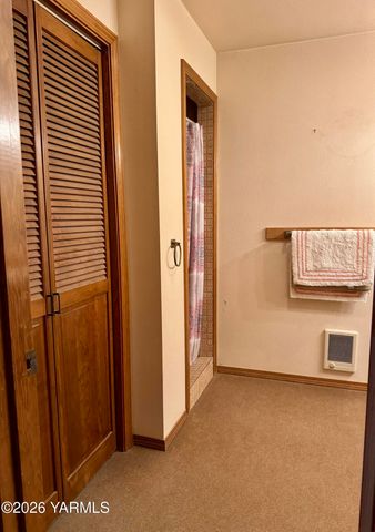 3920 S Olden Way, Toppenish, WA 98948