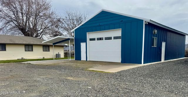 3920 S Olden Way, Toppenish, WA 98948