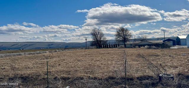3920 S Olden Way, Toppenish, WA 98948