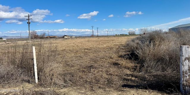 3920 S Olden Way, Toppenish, WA 98948