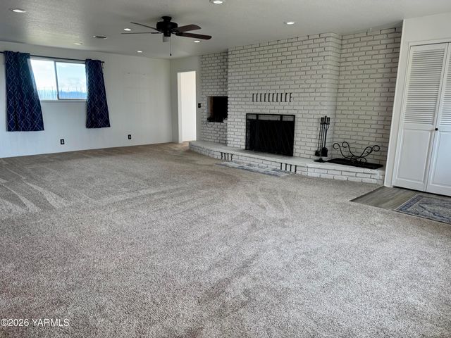 3920 S Olden Way, Toppenish, WA 98948