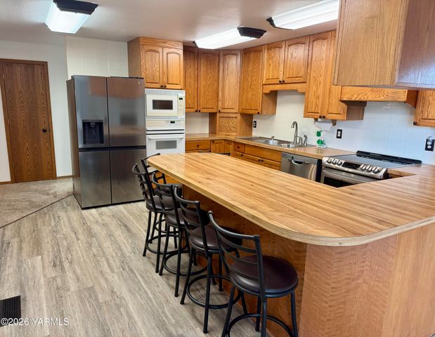 3920 S Olden Way, Toppenish, WA 98948