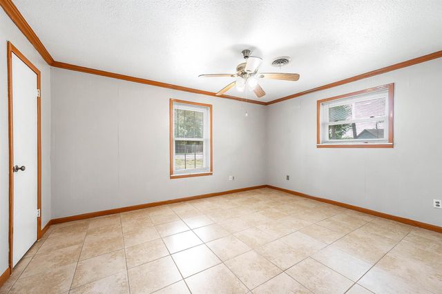 5813 Russell Lane, Baytown, TX 77521