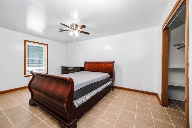 5813 Russell Lane, Baytown, TX 77521