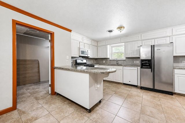 5813 Russell Lane, Baytown, TX 77521