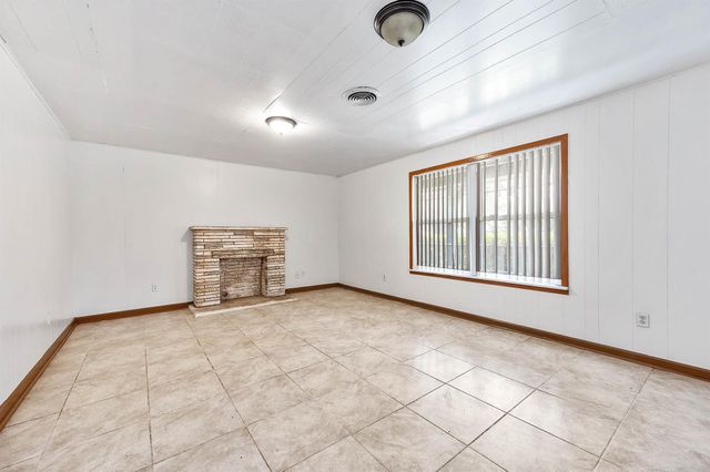 5813 Russell Lane, Baytown, TX 77521