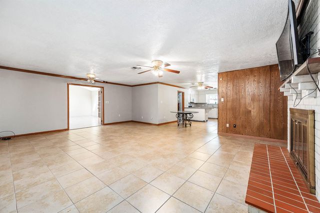 5813 Russell Lane, Baytown, TX 77521
