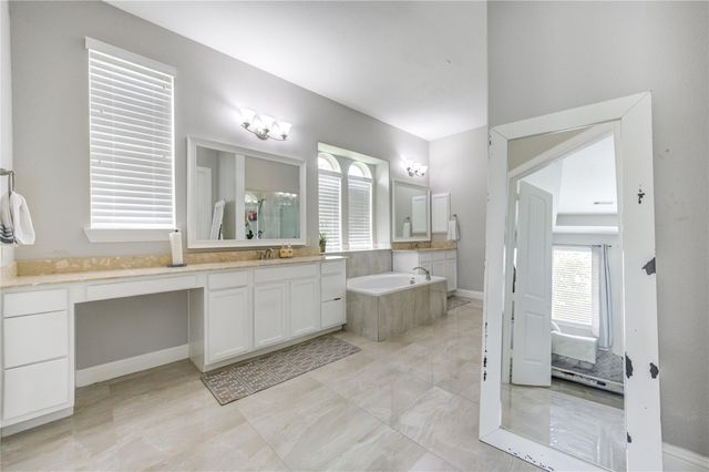 3077 Tradinghouse Creek Lane, League City, TX 77573