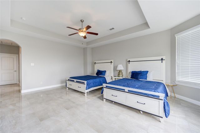 3077 Tradinghouse Creek Lane, League City, TX 77573