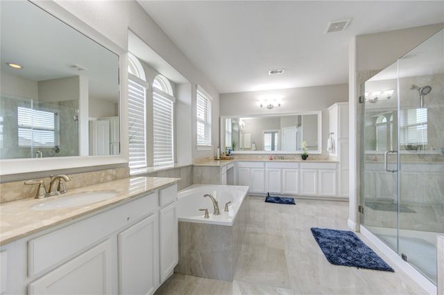 3077 Tradinghouse Creek Lane, League City, TX 77573