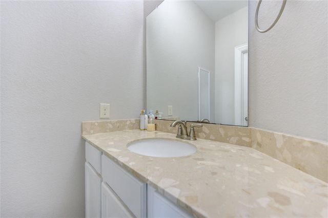 3077 Tradinghouse Creek Lane, League City, TX 77573