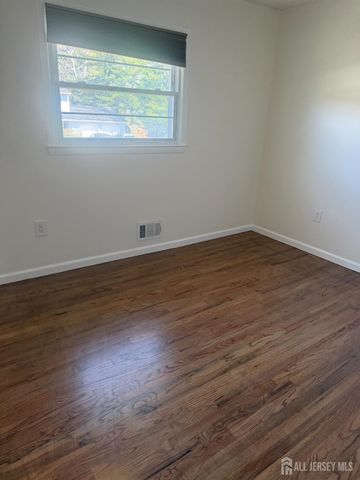 13 OAK WOOD Drive, Parlin, NJ 08859