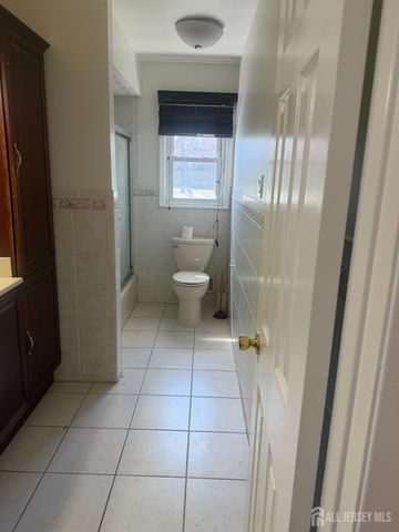 13 OAK WOOD Drive, Parlin, NJ 08859