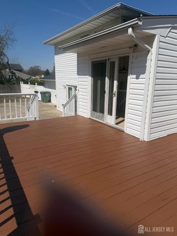 13 OAK WOOD Drive, Parlin, NJ 08859