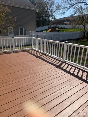 13 OAK WOOD Drive, Parlin, NJ 08859