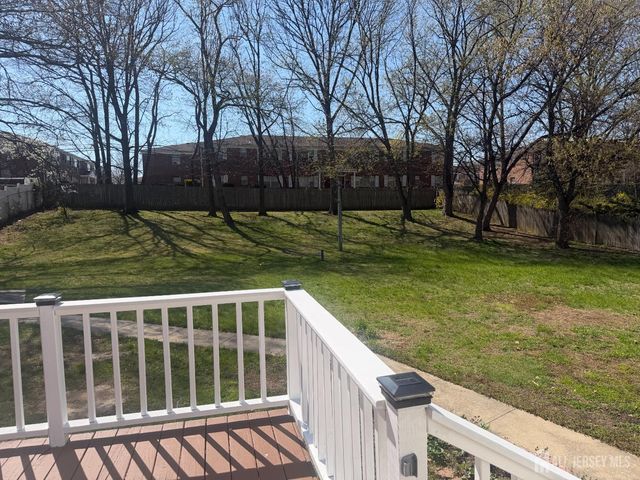 13 OAK WOOD Drive, Parlin, NJ 08859