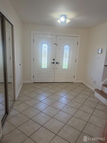 13 OAK WOOD Drive, Parlin, NJ 08859