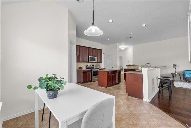 2120 Red Timber Court, League City, TX 77573