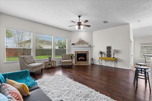 2120 Red Timber Court, League City, TX 77573