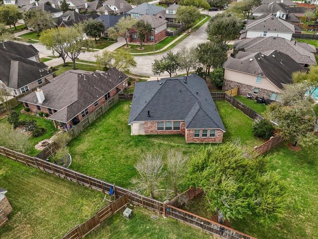 2120 Red Timber Court, League City, TX 77573