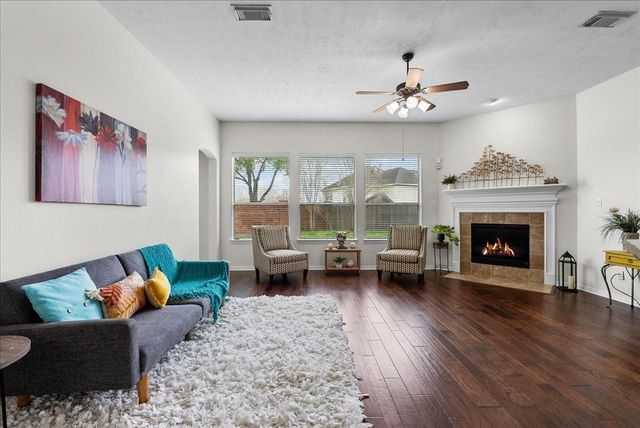 2120 Red Timber Court, League City, TX 77573