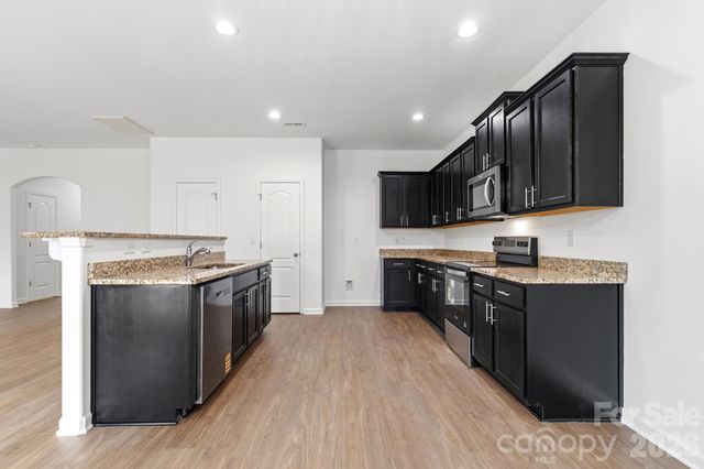 9104 Maidenhair Court, Charlotte, NC 28215