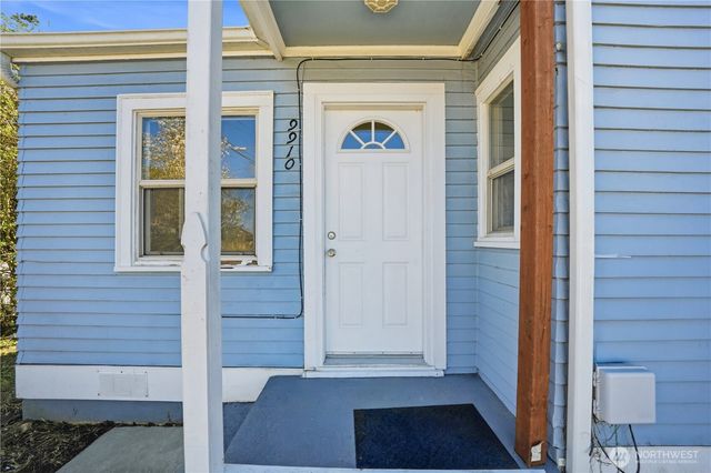 9910 272nd Street NW, Stanwood, WA 98292